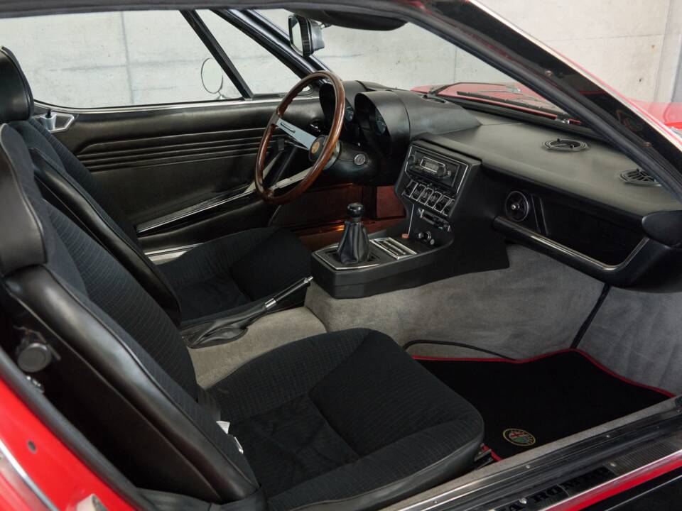 Image 42/50 of Alfa Romeo Montreal (1973)