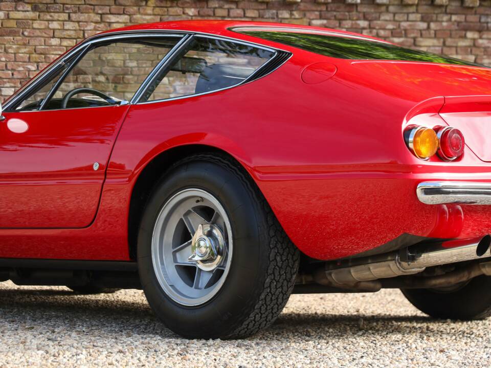 Afbeelding 40/50 van Ferrari 365 GTB/4 Daytona (1973)