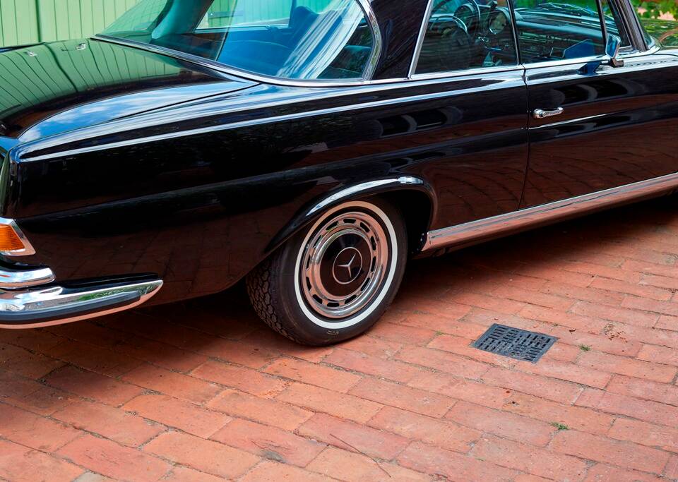 Image 85/188 of Mercedes-Benz 280 SE 3,5 (1971)