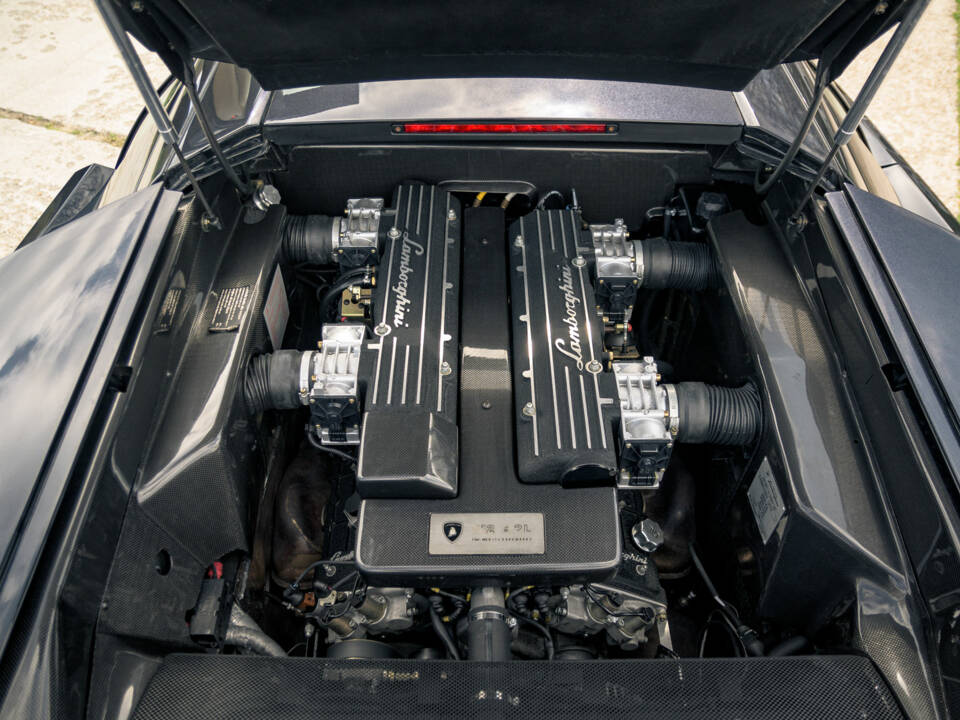 Afbeelding 34/42 van Lamborghini Murciélago (2001)