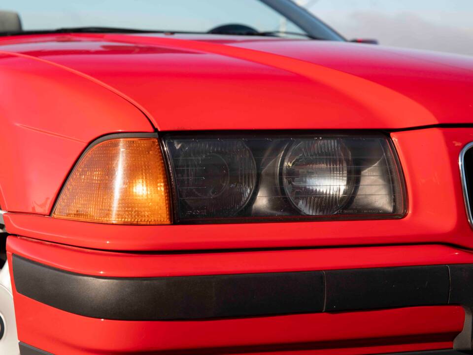 Bild 8/92 von BMW 325i (1994)