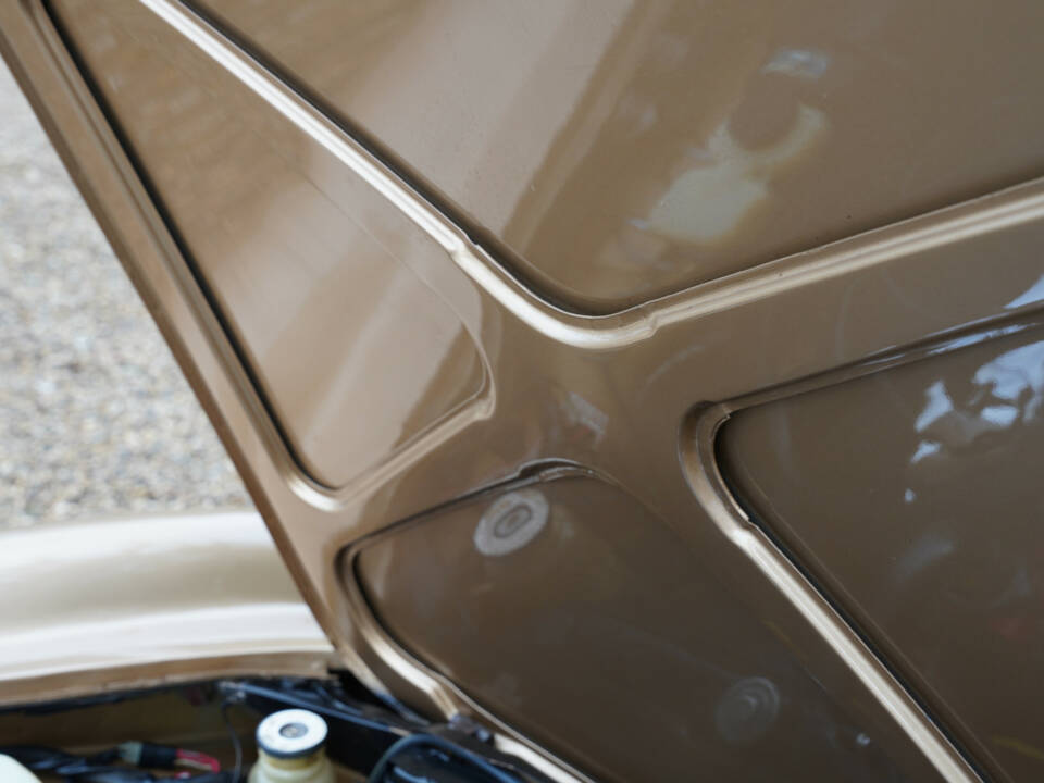 Image 18/50 of Volvo 1800 E (1972)
