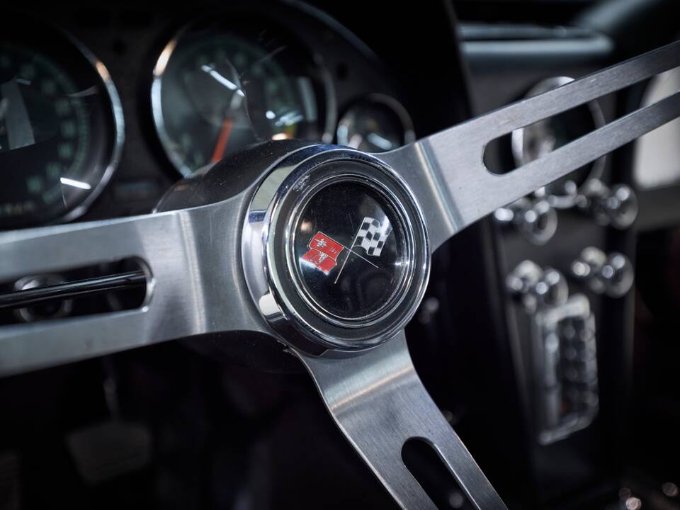 Image 55/78 of Chevrolet Corvette Stingray 427 (1967)