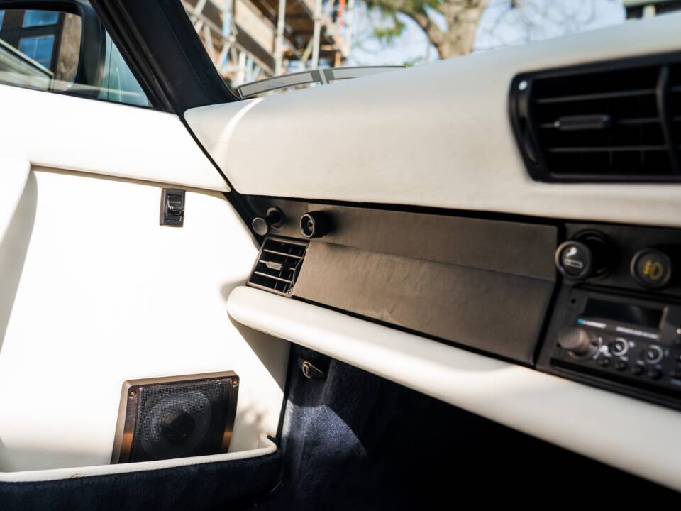 Bild 24/60 von Porsche 911 Carrera 3.2 (1987)