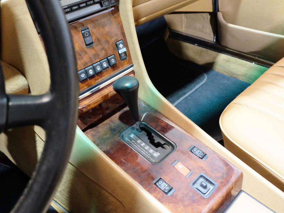 Bild 25/42 von Mercedes-Benz 560 SL (1989)