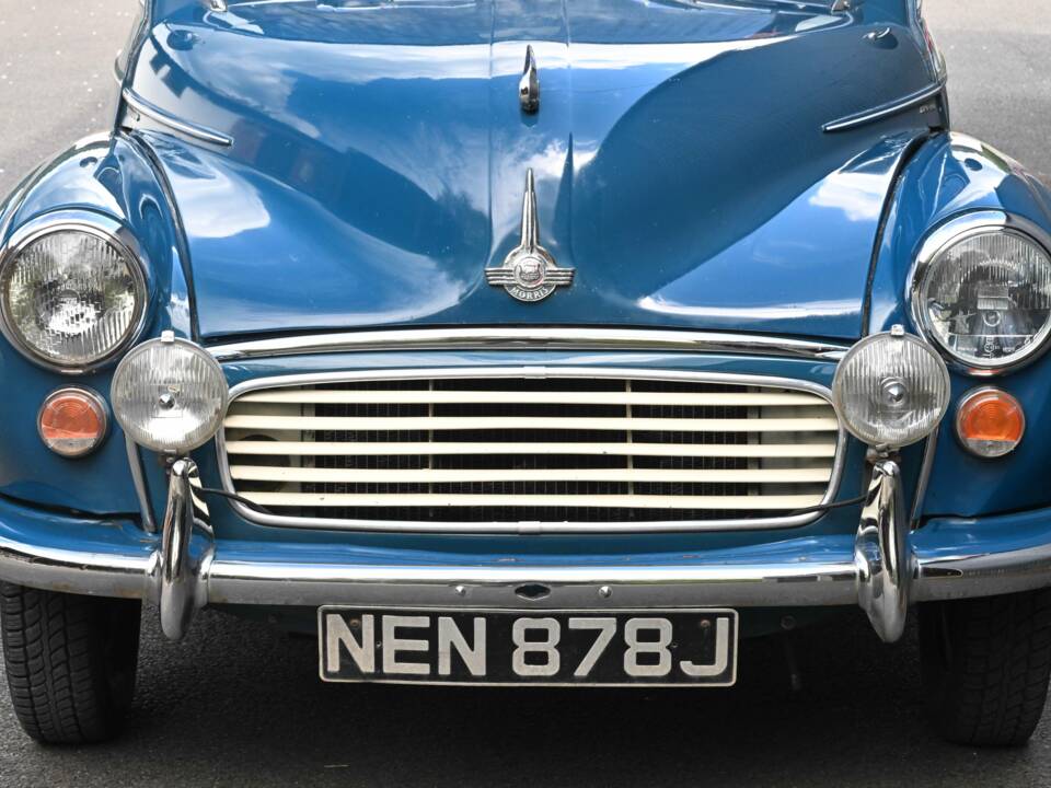 Image 20/50 of Morris Minor 1000 Traveller (1971)