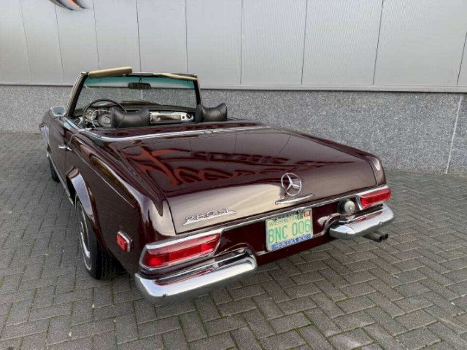 Image 12/36 de Mercedes-Benz 280 SL (1969)