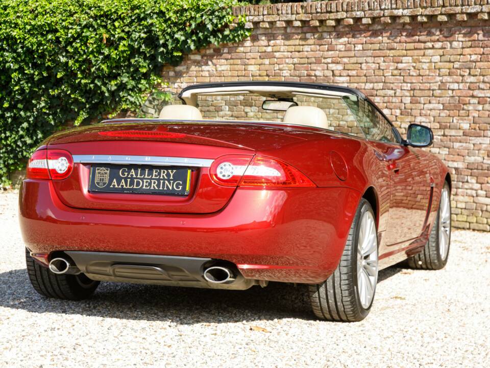 Image 37/50 of Jaguar XK (2011)
