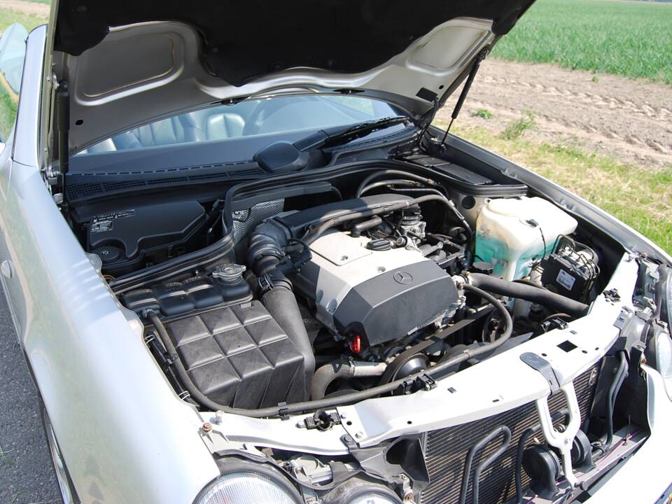 Image 12/46 of Mercedes-Benz CLK 200 (1999)