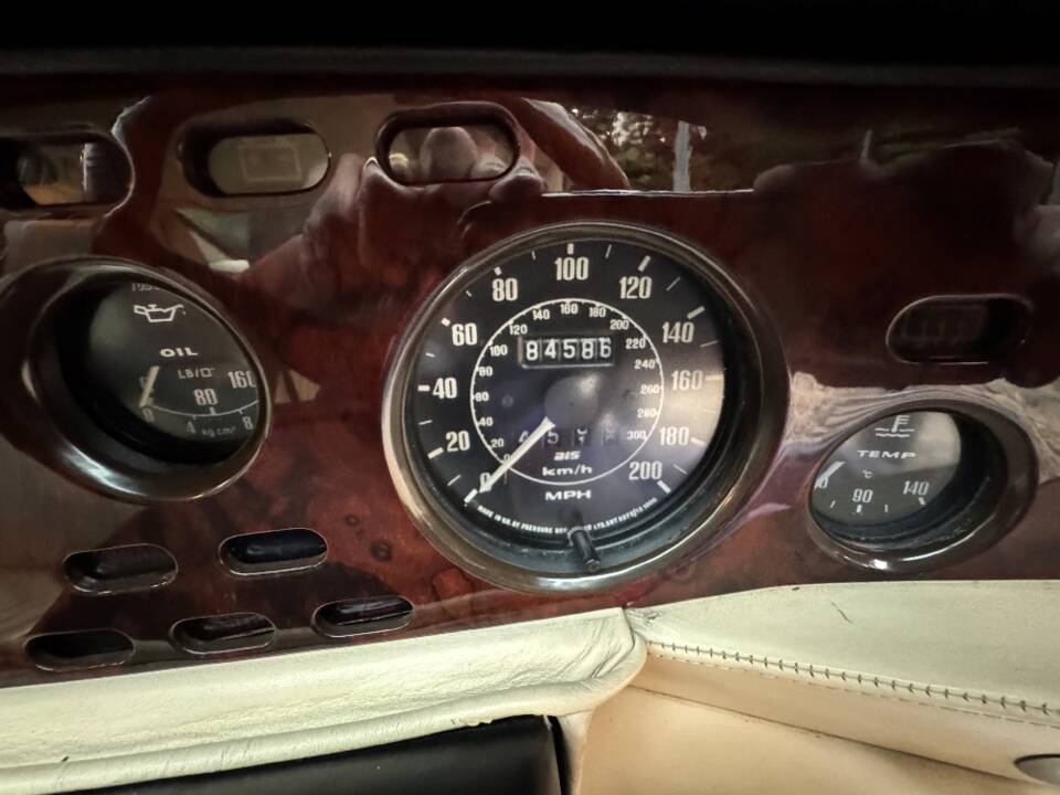 Bild 30/33 von Aston Martin V8 EFi (1986)