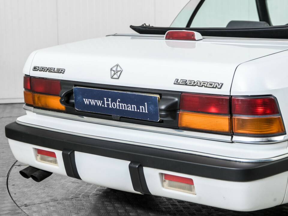 Bild 27/50 von Chrysler Le Baron 2.5 Turbo (1988)