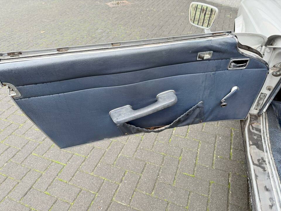 Image 22/36 of Mercedes-Benz 280 SL (1969)