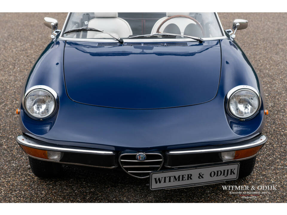 Image 23/33 of Alfa Romeo 1600 Spider (1975)