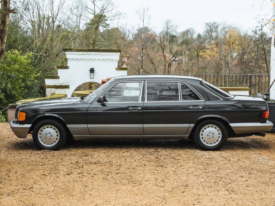 Image 2/47 of Mercedes-Benz 420 SEL (1988)