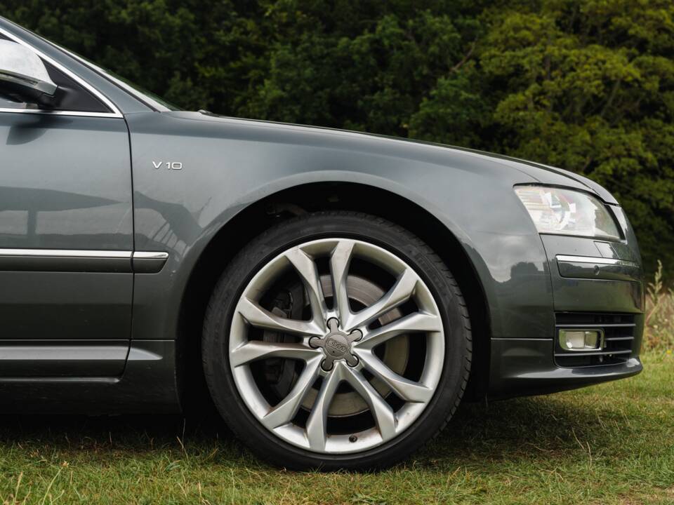 Bild 4/24 von Audi S8 V10 (2009)