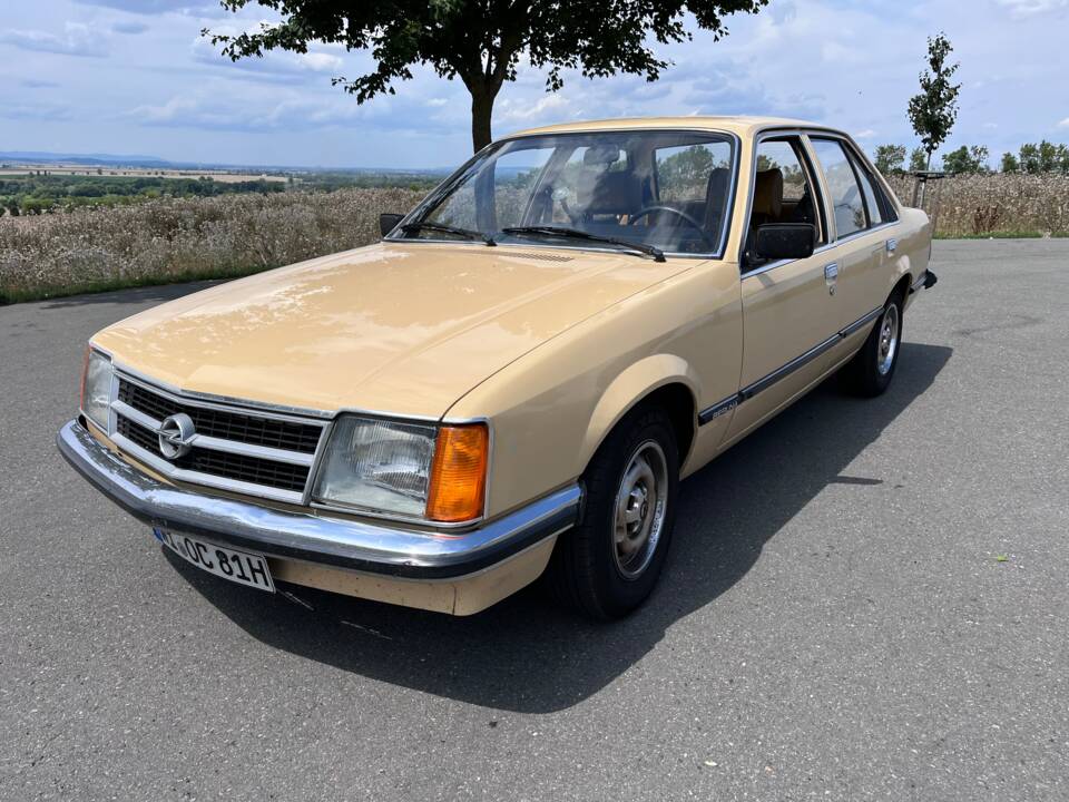 Immagine 2/39 di Opel Commodore 2,5 S (1981)