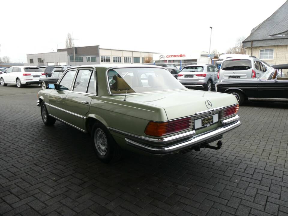 Immagine 6/21 di Mercedes-Benz 350 SE (1977)