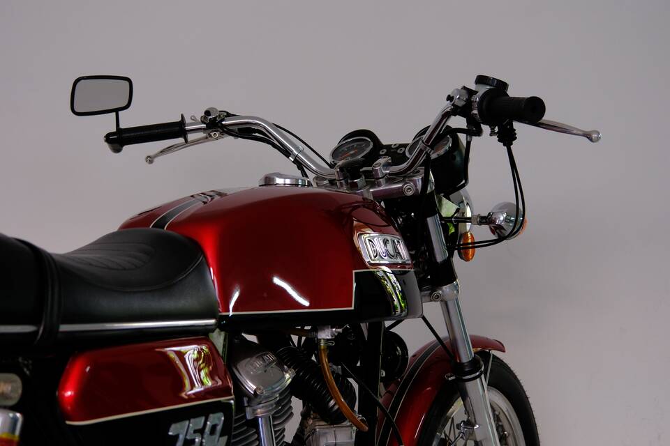 Immagine 92/96 di Ducati 750 GT (1974)