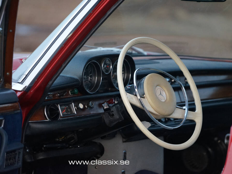 Image 14/21 of Mercedes-Benz 300 SEL 6.3 (1969)