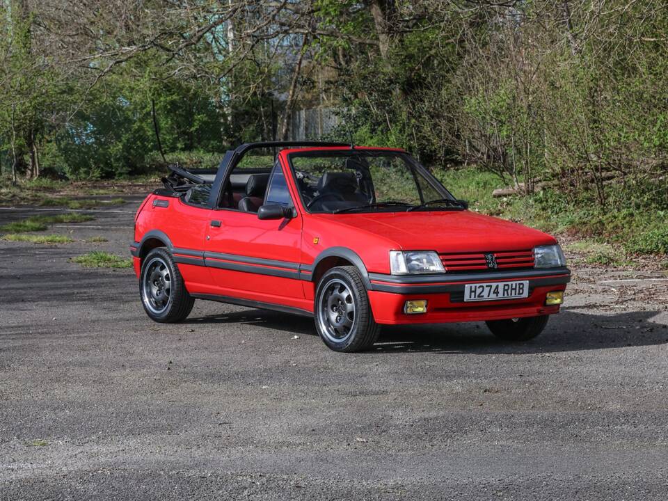 Image 12/38 of Peugeot 205 CTi (1991)