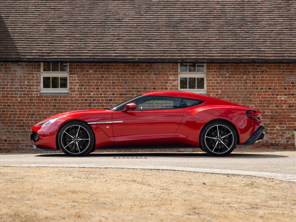 Image 20/80 of Aston Martin Vanquish Zagato (2017)