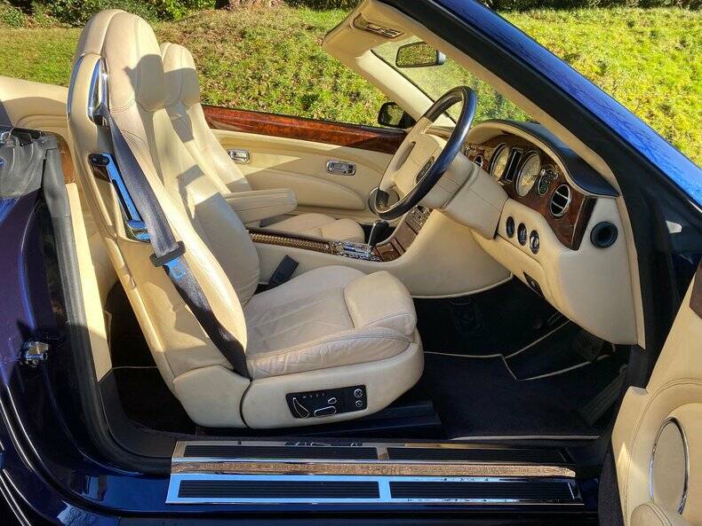 Afbeelding 3/50 van Bentley Azure (2007)