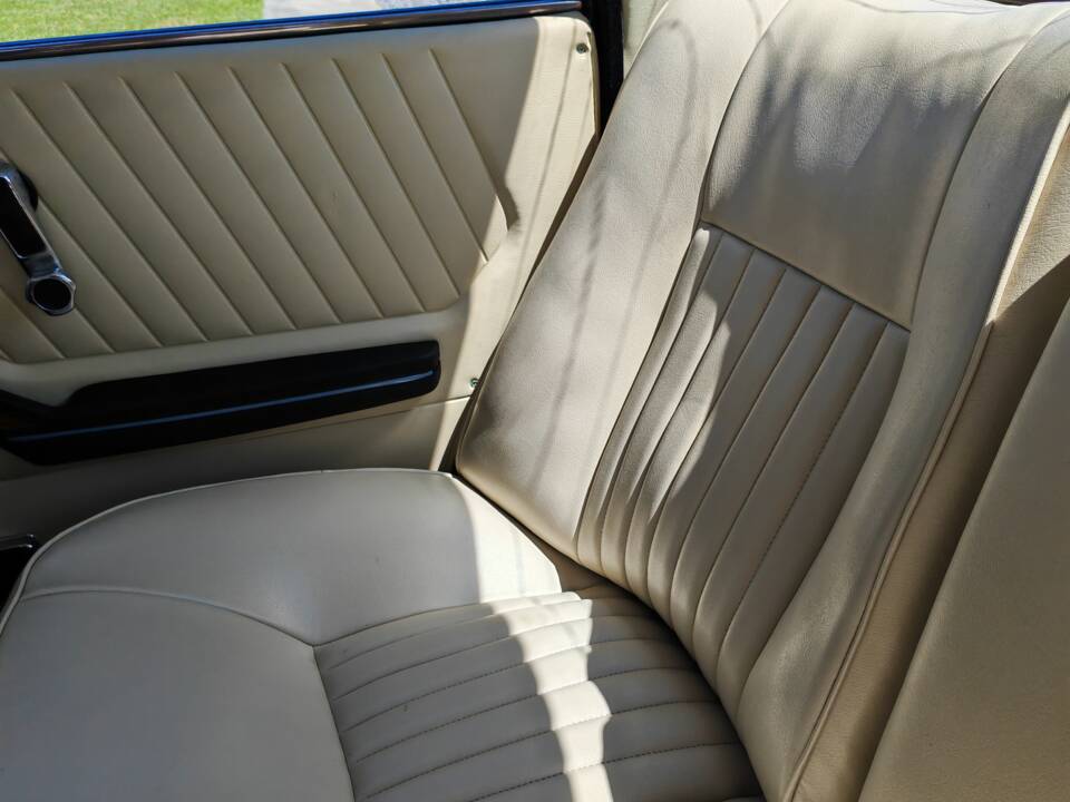 Image 41/50 of Alfa Romeo 2000 Berlina (1972)