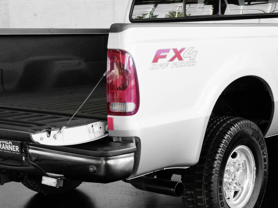Image 37/41 de Ford F-350 Super Duty (2004)