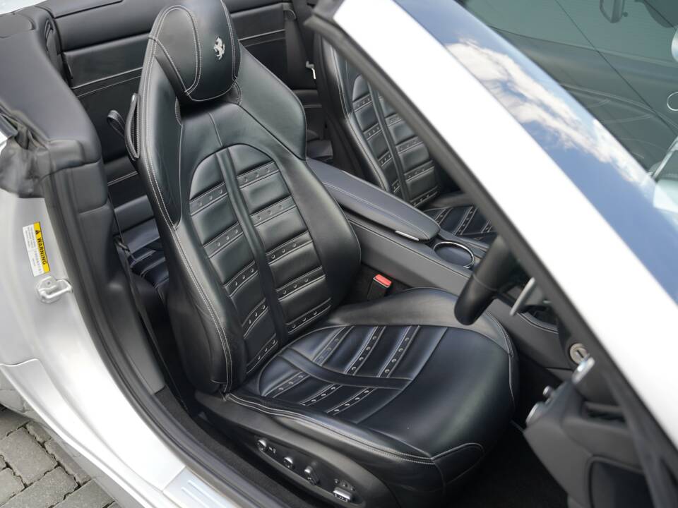 Bild 13/50 von Ferrari California T (2015)