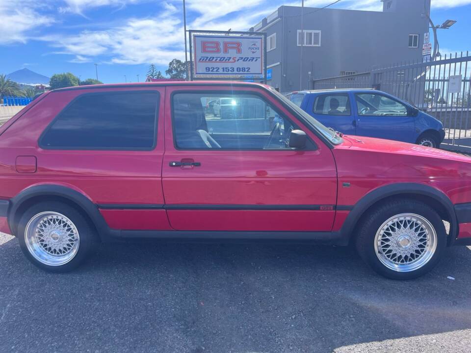 Bild 4/8 von Volkswagen Golf II GTi 16V 1.8 (1990)