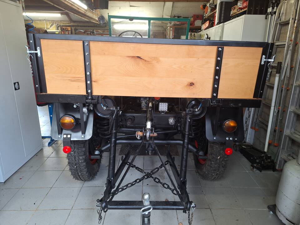 Bild 13/17 von Mercedes-Benz Unimog 2010 (1950)