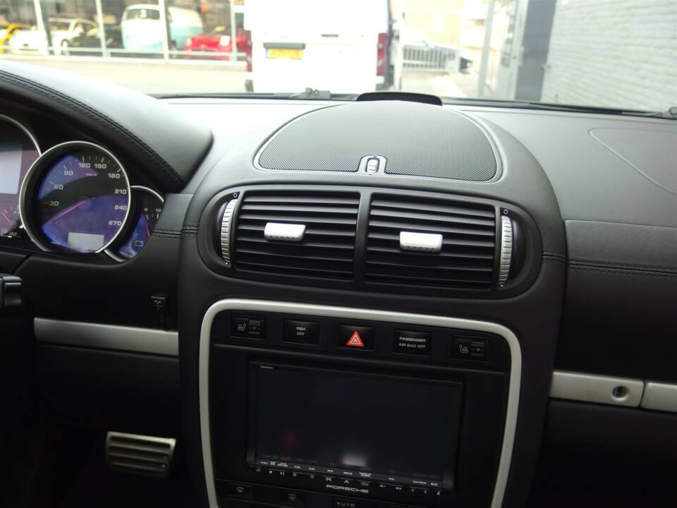 Immagine 44/99 di Porsche Cayenne GTS (2008)