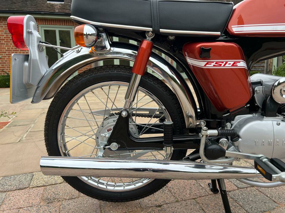 Image 16/35 of Yamaha DUMMY (1975)