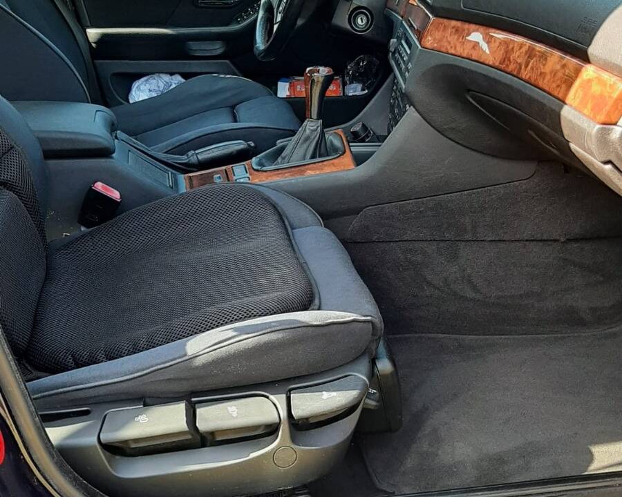 Image 5/8 of BMW 535i (1996)