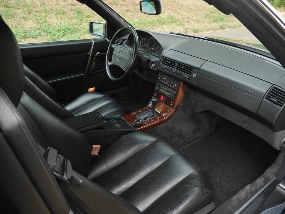 Immagine 42/47 di Mercedes-Benz 500 SL (1900)
