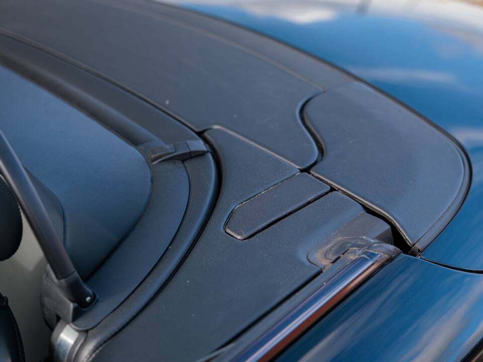 Image 28/50 of Mercedes-Benz SL 350 (2004)