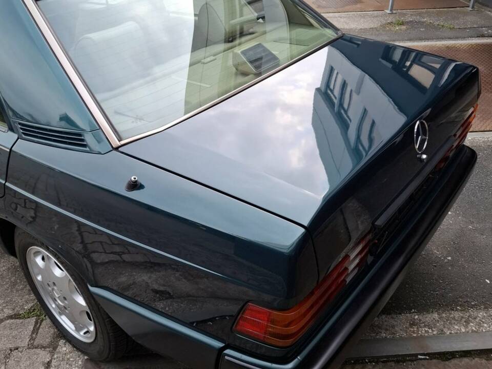 Obraz 8/8 pojazdu Mercedes-Benz 190 E 2.3 (1993)
