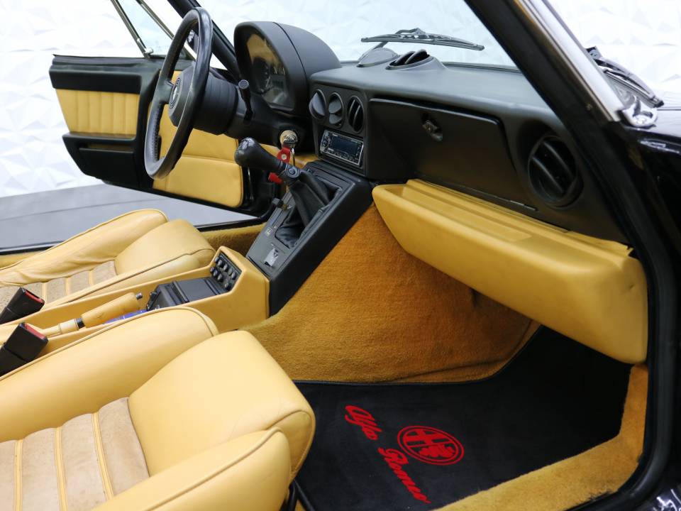 Imagen 13/38 de Alfa Romeo 2.0 Spider (1990)