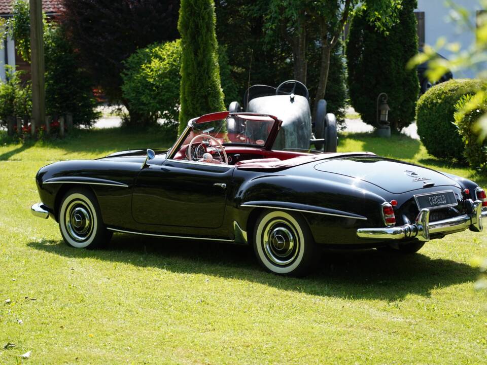 Image 13/16 of Mercedes-Benz 190 SL (1963)