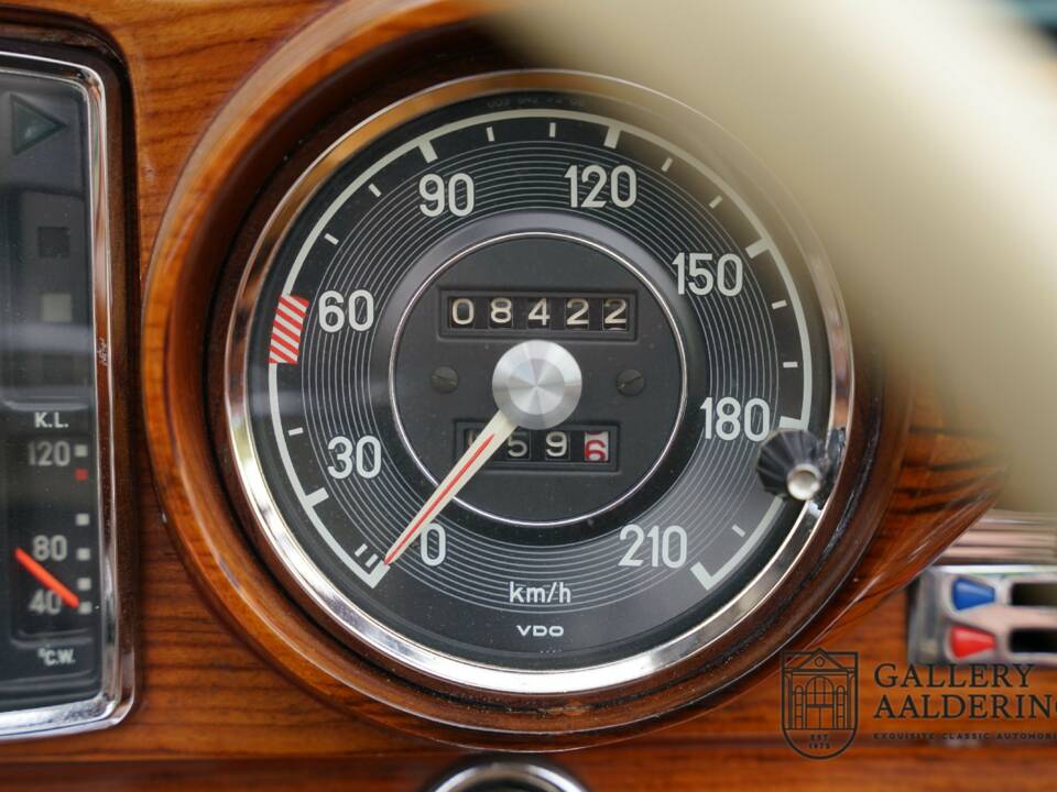 Afbeelding 37/50 van Mercedes-Benz 220 SE b (1964)