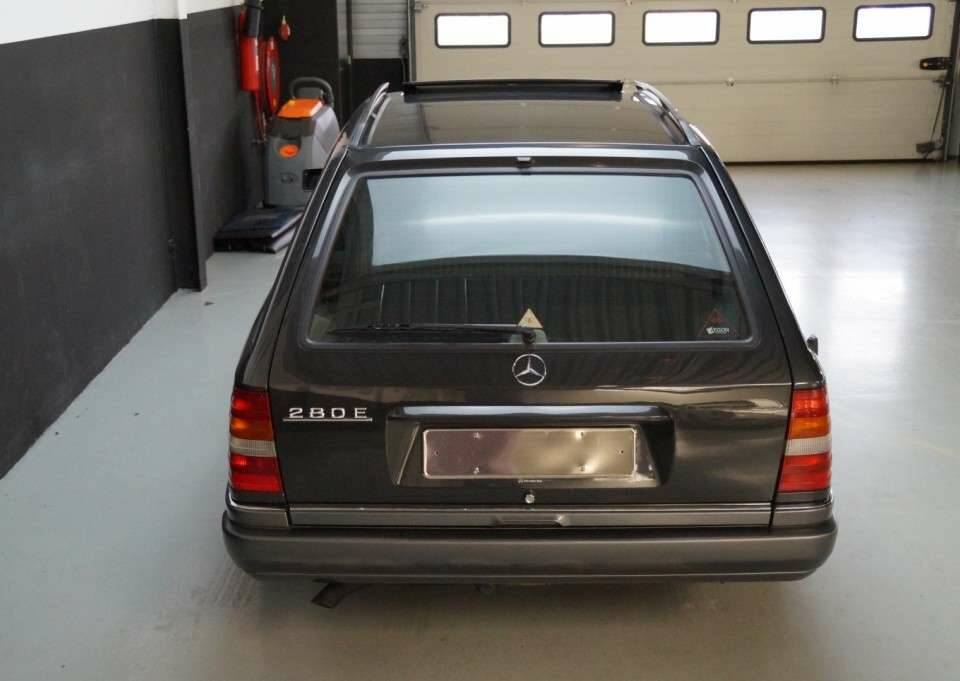 Bild 5/50 von Mercedes-Benz E 280 T (1994)