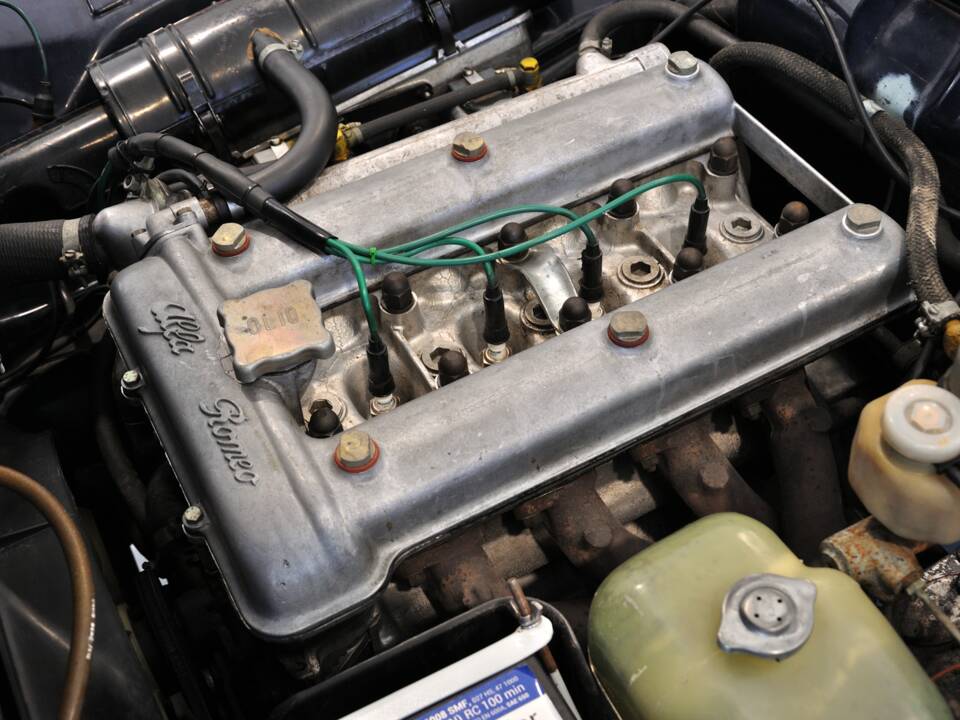 Image 29/35 of Alfa Romeo 2000 Berlina (1972)