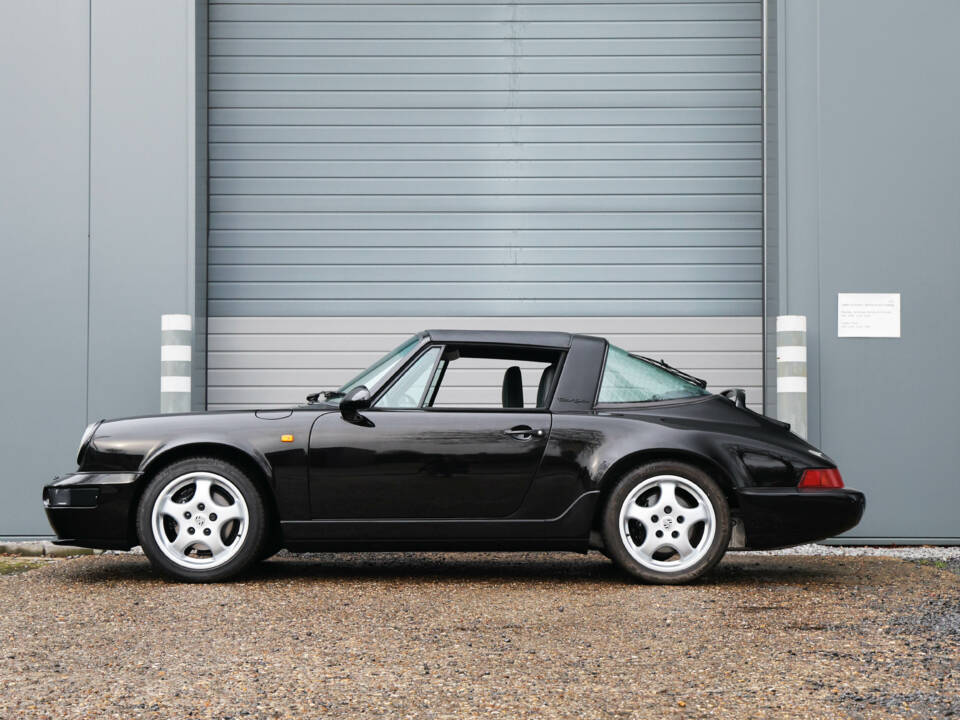 Image 6/57 of Porsche 911 Carrera 4 (1992)