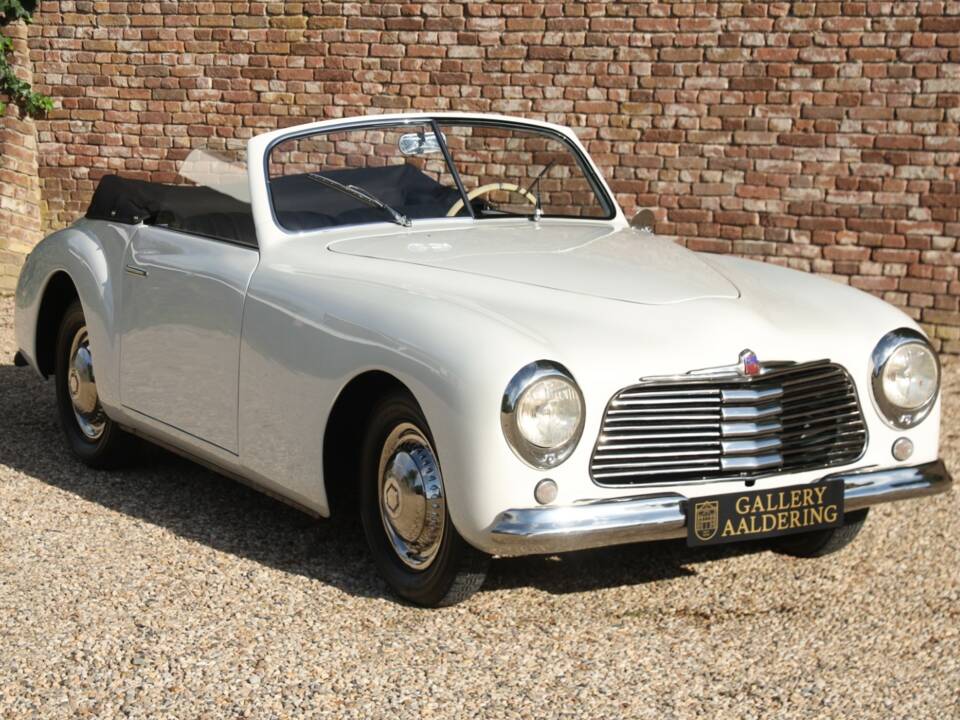 Image 20/50 of SIMCA 8 Sport (1950)