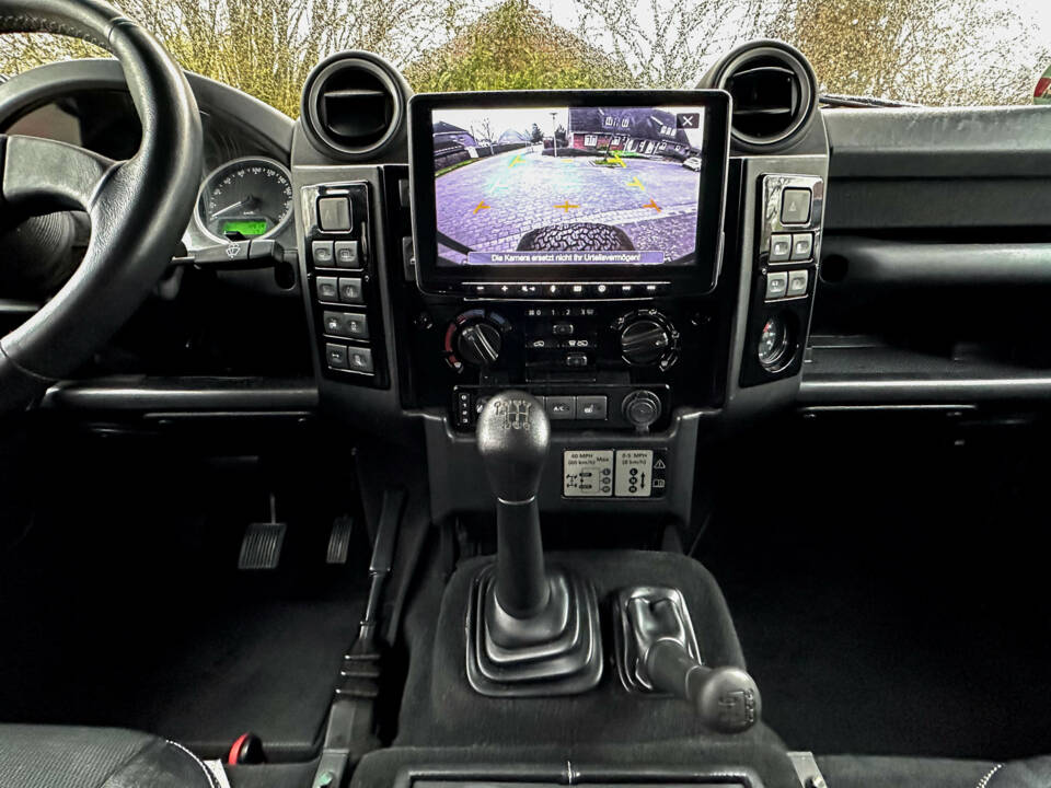 Image 15/21 of Land Rover Defender 110 (2015)