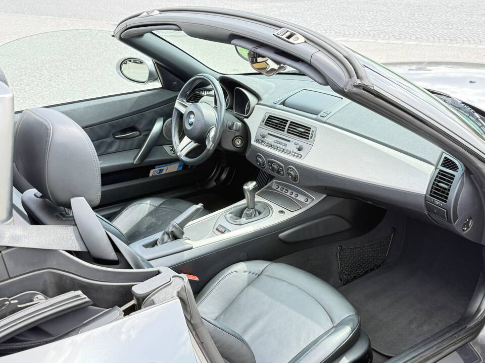 Bild 7/20 von BMW Z4 3.0i (2003)