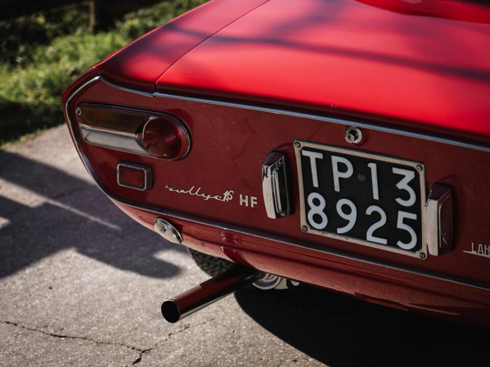 Image 21/57 de Lancia Fulvia Coupe HF 1.6 (1970)