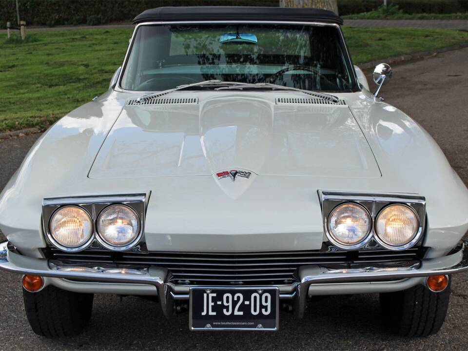 Bild 9/30 von Chevrolet Corvette Sting Ray Convertible (1964)