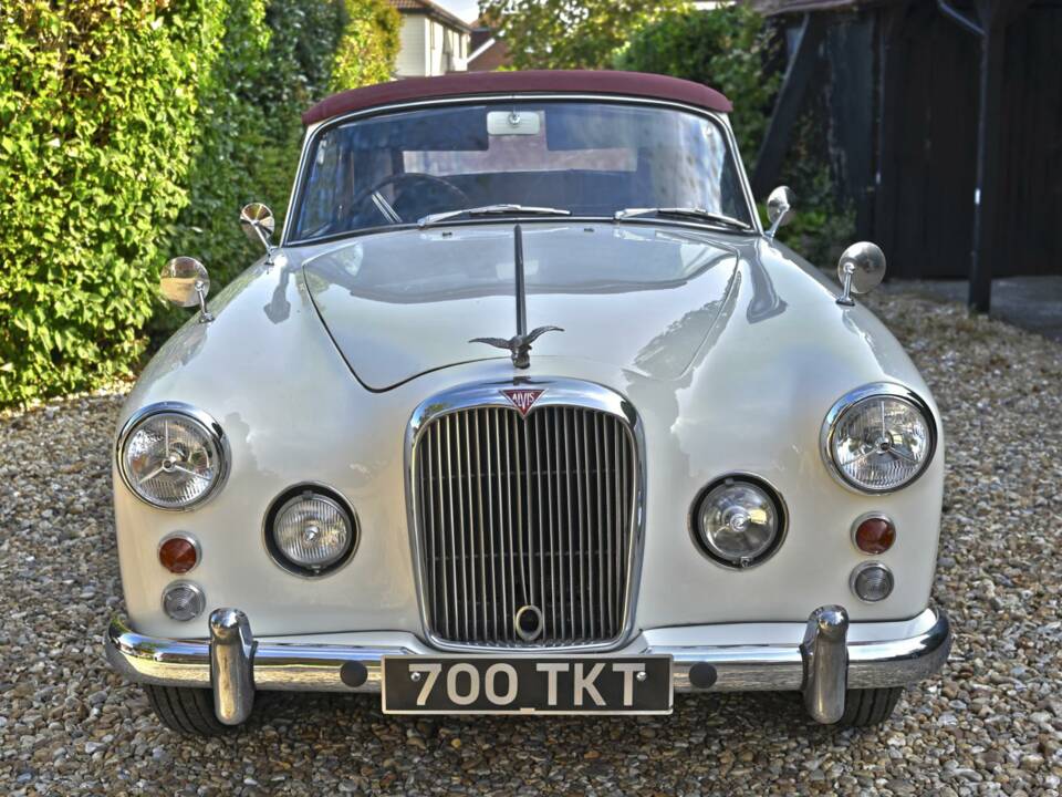 Image 18/38 of Alvis TD 21 (1962)