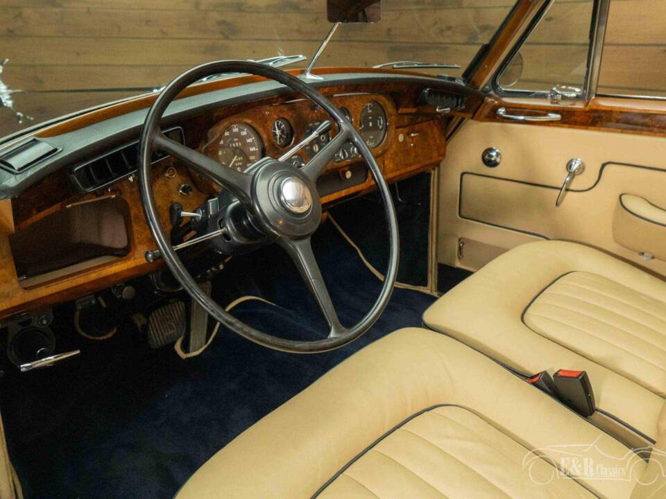 Image 2/19 of Rolls-Royce Silver Cloud III (1965)